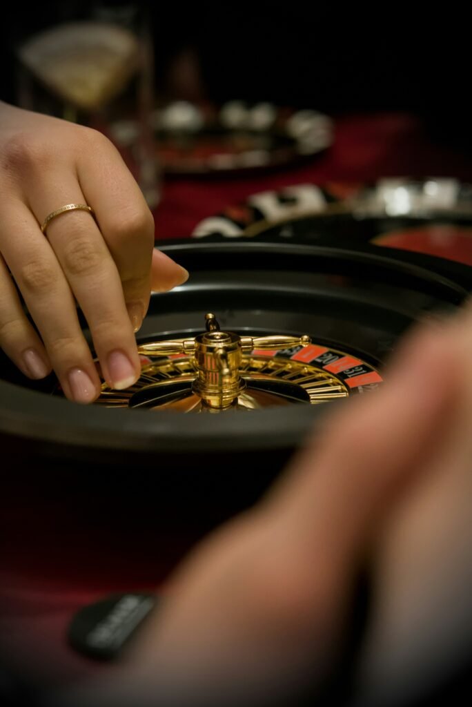 A roulette spin adds instant energy and interaction, making cocktail hour feel lively from the very first moment.